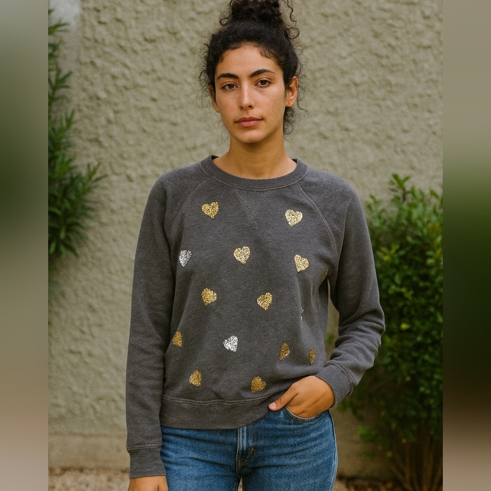 Small Abercrombie & Fitch Gray Sweater with Gold and Silver Sparkly Hearts Y2k